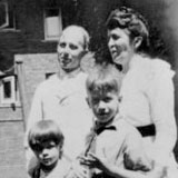 Dorothy Reed Mendenhall with her husband Charles and their two sons, ca. 1918